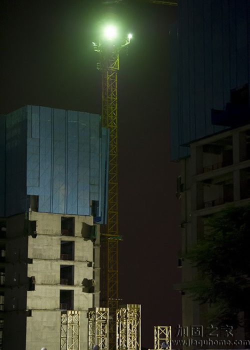 廣州塔吊加固措施不到位，倒塌致7人死亡2人受傷