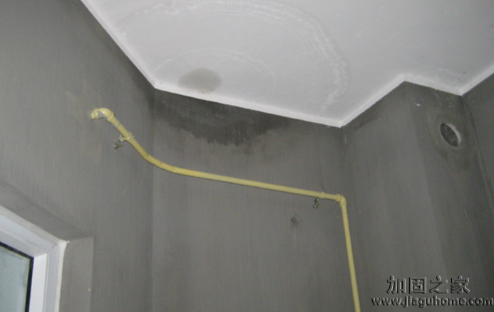 臺風(fēng)二連擊！出租屋漏水事故急需加固公司搶救！