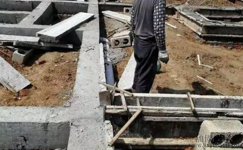 混凝土質(zhì)量出問題都怪鋼筋工?支模、拆模你注意了嗎?