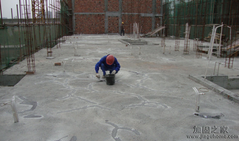 自來是將房屋泡裂縫，房體裂縫怎么加固比較好