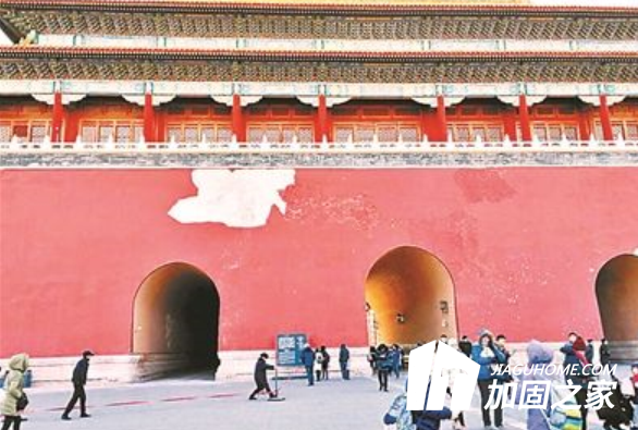 故宮墻皮被風(fēng)吹落，古建筑修繕加固怎么做?