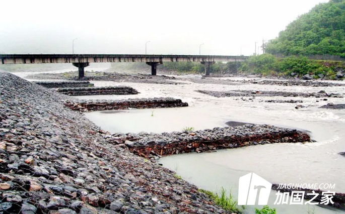 那些路基防護(hù)與加固的具體措施