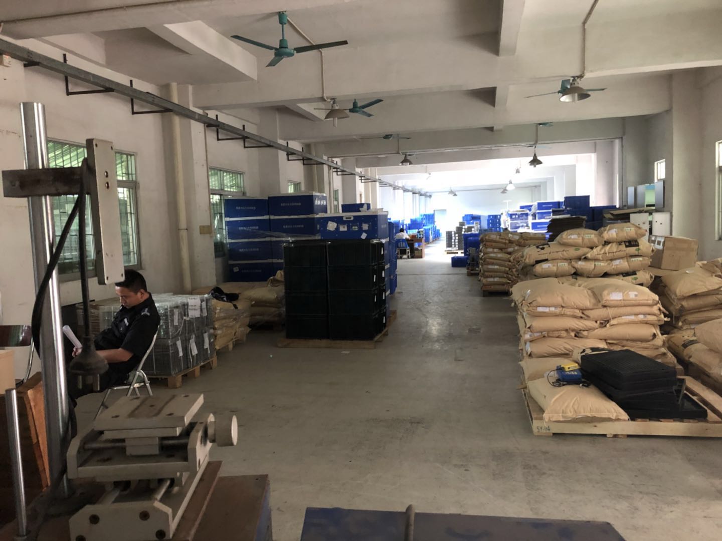 1536021084354846.jpg 179960404415667507.jpg