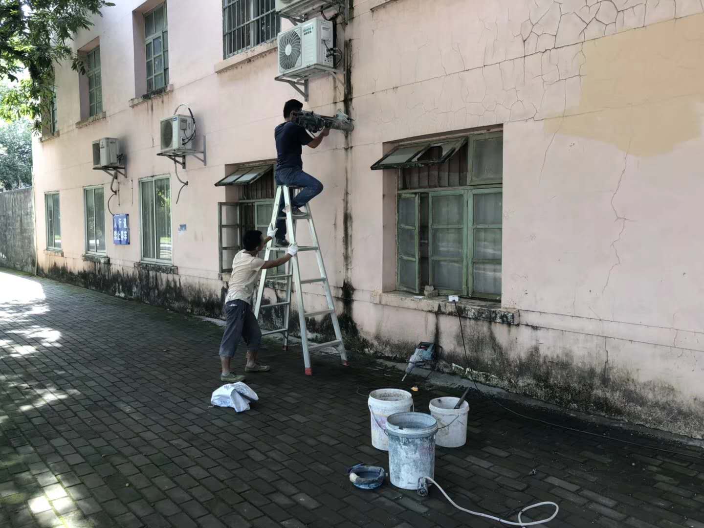 1539837183217312.jpg 415705856118682452.jpg