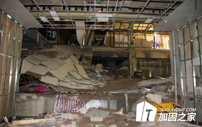 云南商場(chǎng)樓層坍塌，如何預(yù)防建筑安全事故?