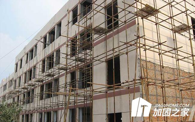 學?？拐鸺庸淌┕べM用受哪些因素的影響?