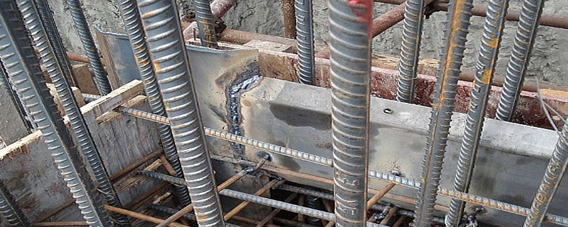 建筑物基礎(chǔ)須做大直徑?jīng)_孔樁作為托換樁時，要注意哪些問題?