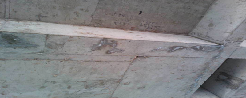 樓板開裂漏水誰(shuí)責(zé)任?