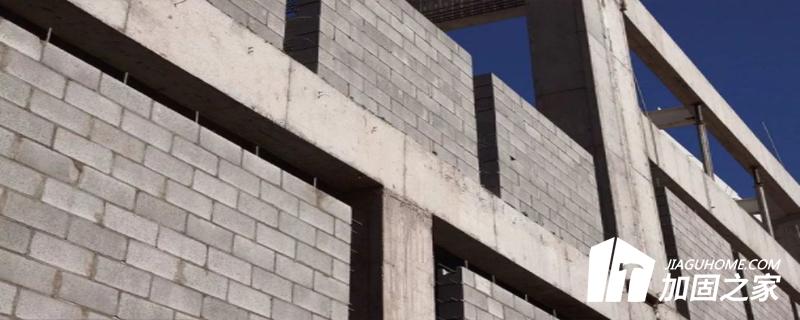  梁類、板類構(gòu)件縱向受力鋼筋的保護(hù)層厚度應(yīng)分別進(jìn)行驗(yàn)收，并應(yīng)符合下列規(guī)定