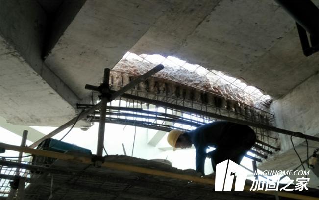 對于地震的破壞性，房屋需要做好抗震加固