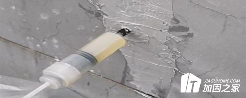 注膠孔及排氣孔設置不妥，房屋加固的注膠施工順序不正確