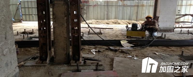 女兒墻變形縫做法