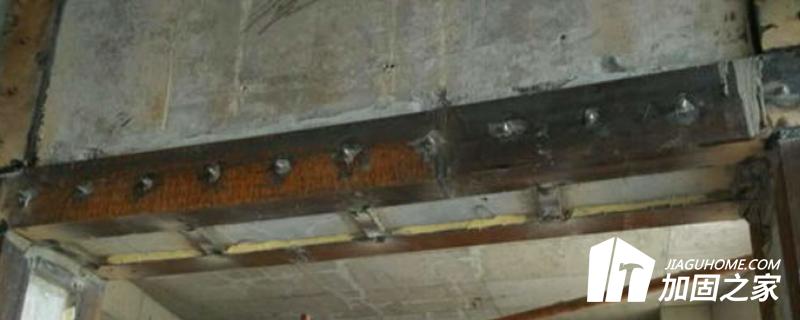 裂縫發(fā)展形成的原因和表現(xiàn)方式主要有以下幾個方面