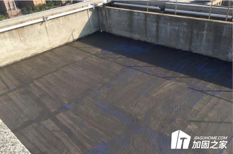 如何確定女兒墻的高度?