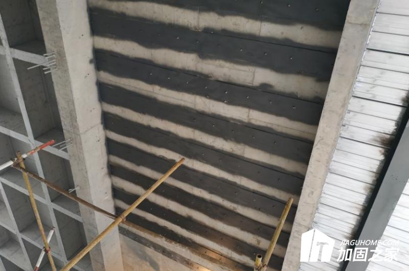 所有的施工材料在進(jìn)場(chǎng)前進(jìn)行系統(tǒng)而全面的檢測(cè)