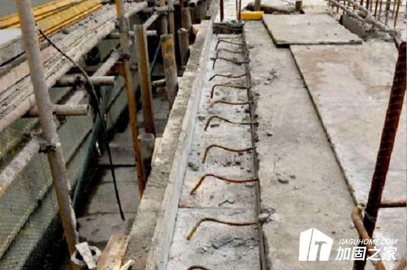 植筋加固施工工序應按施工設計規(guī)定的工序