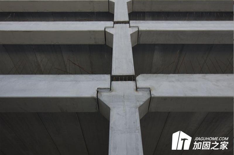 壓入或打入預制樁檢測中，應注意什么?