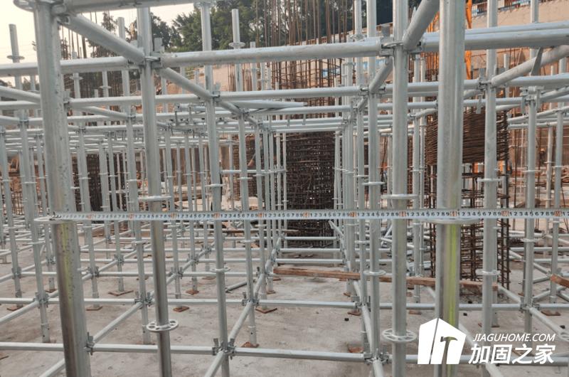 確定垂直載荷值時，增加壓縮構(gòu)件的承載能力涉及兩個方面