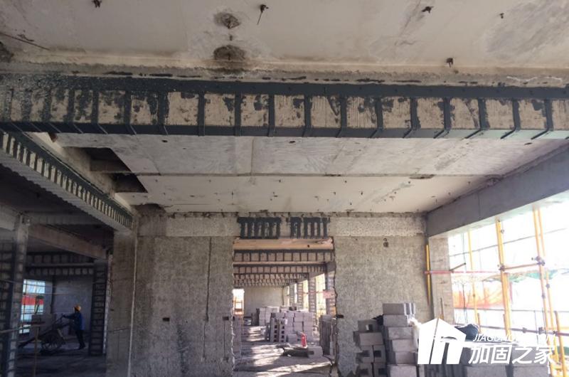房梁開洞需謹(jǐn)慎，開洞后做好加固