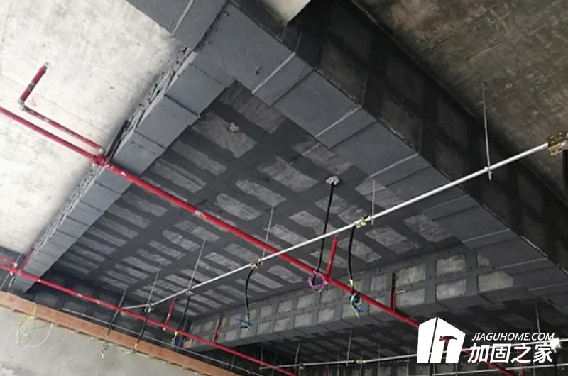 對碳纖維布與鋼板進(jìn)行換算，通過分析得出