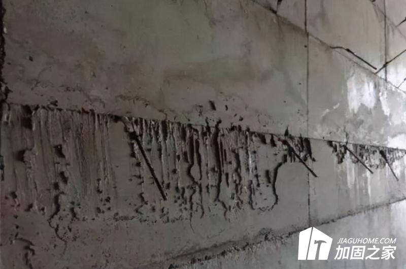 結構混凝土的局部施工澆筑質量缺陷造成通道