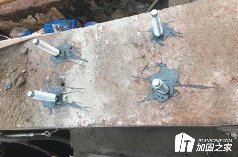 化學錨栓和化學植筋的性質(zhì)不同