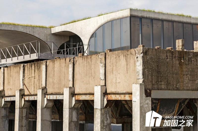 舊廠房改造，重建與違建值得關(guān)注