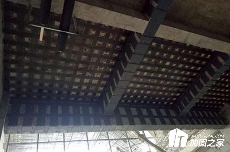 橫梁加固選擇經(jīng)濟性的工程施工材料