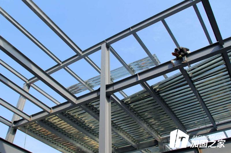 確立鋼結(jié)構(gòu)加固方案前，應(yīng)搜集下列原材料