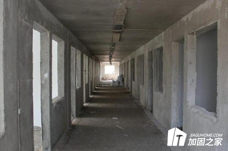 房屋改造加固設(shè)計(jì)應(yīng)該由有資質(zhì)的設(shè)計(jì)單位來(lái)承擔(dān)